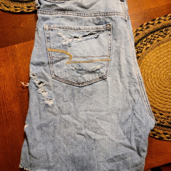 SOLD Tomgirl Bermuda Shorts - Picture 6 of 7